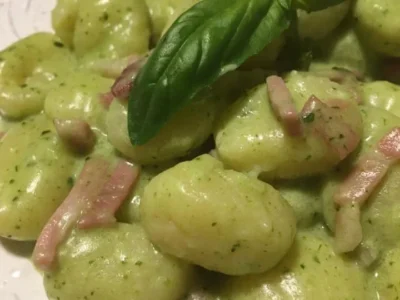 Gnocchi di patate con crema di Speck Robiola e Pesto