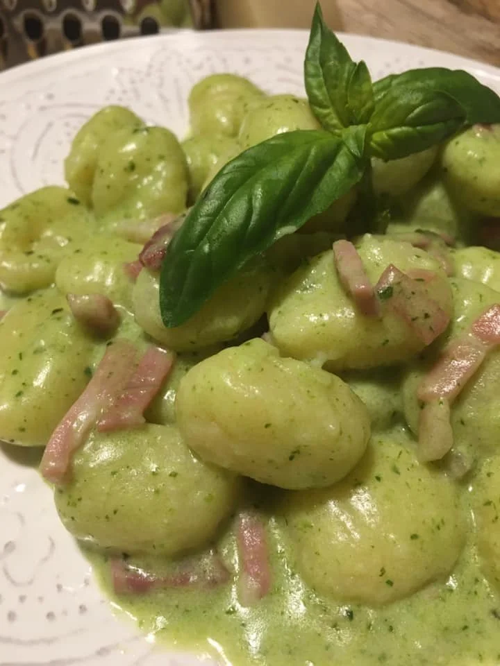 Gnocchi di patate con crema di Speck Robiola e Pesto