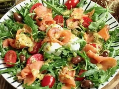 Insalata di salmone affumicato e rucola
