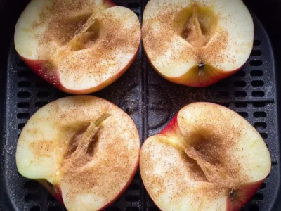 Mele caramellate nella friggitrice ad aria