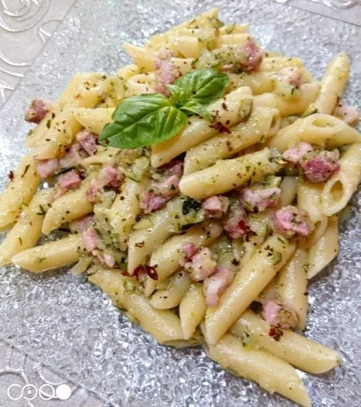 Pasta zucchine e pancetta