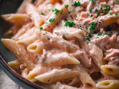 Penne al baffo con tonno