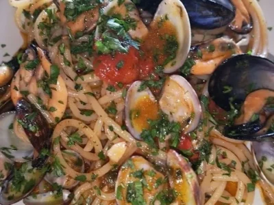 Spaghetti con Cozze e Vongole