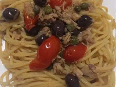 Vermicelli al Tonno con Capperi e Olive