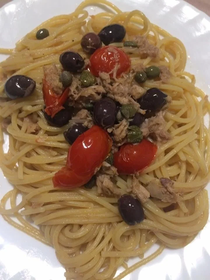 Vermicelli al Tonno con Capperi e Olive