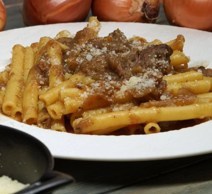 Ziti alla Genovese – Ricetta autentica del ragù di Napoli
