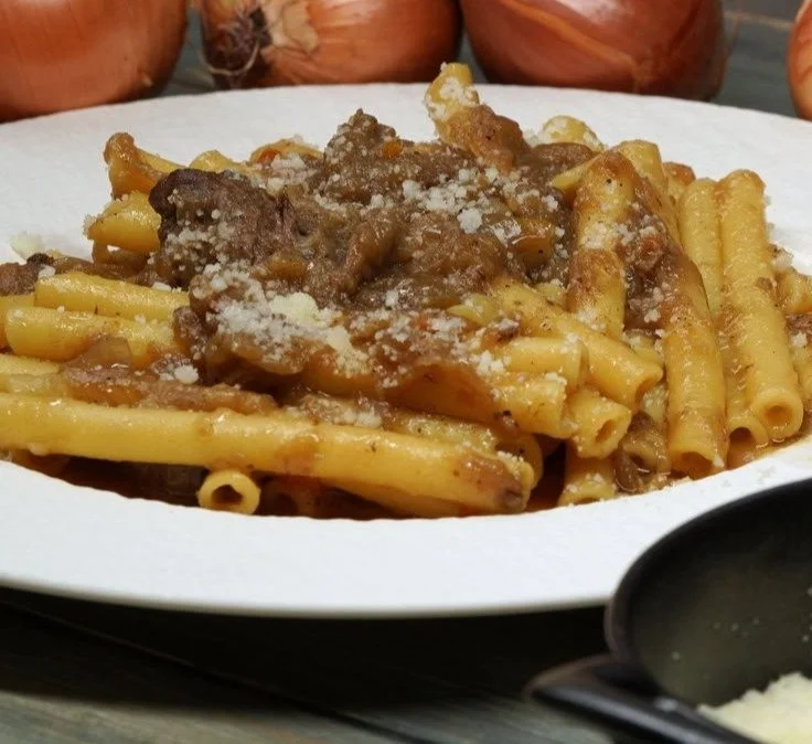 Ziti alla Genovese – Ricetta autentica del ragù di Napoli