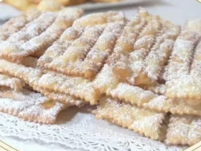 Chiacchiere di Carnevale Fritte