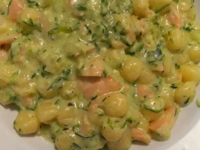 Gnocchetti zucchine e salmone affumicato