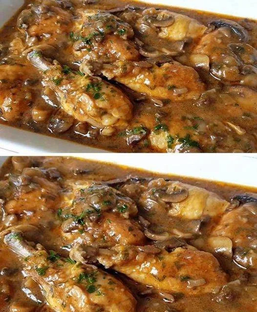 Pollo in salsa cremosa con funghi e scalogni