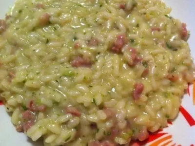 Risotto con crema di zucchine e salsiccia