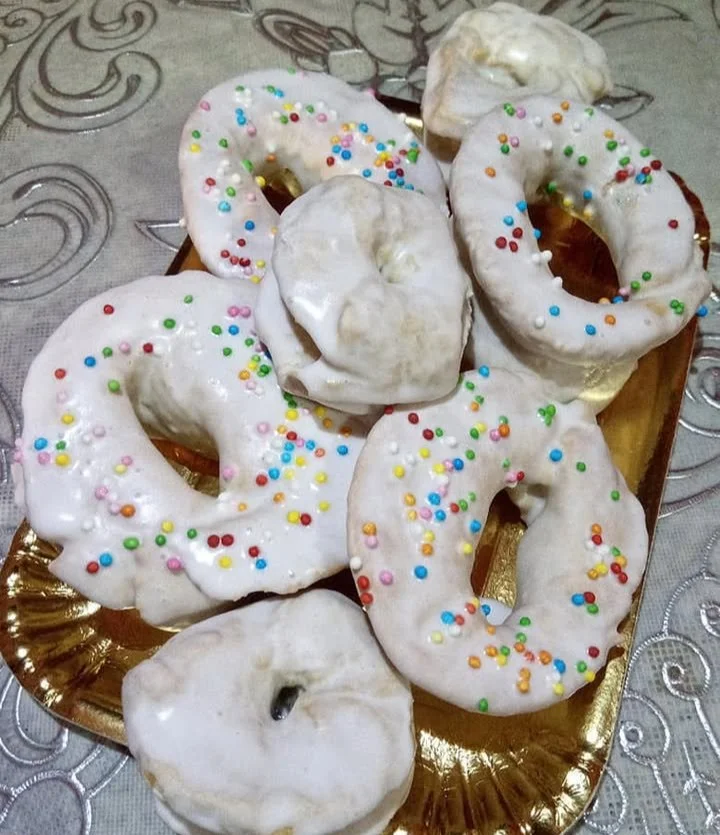 Taralli Bolliti e Glassati Tipici Pasquali